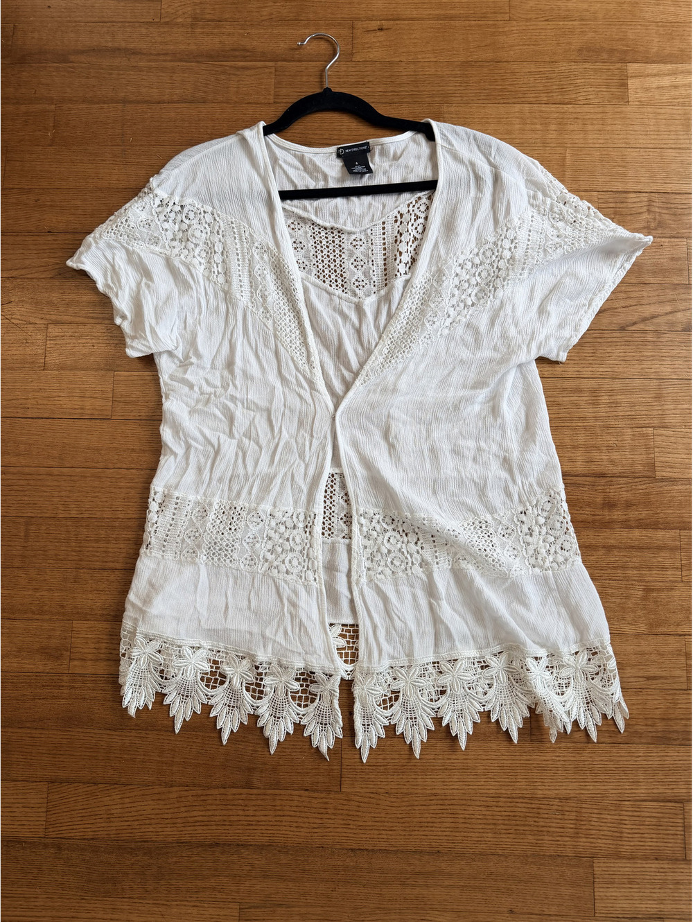 Gorgeous EUC New Directions Women's SMALL S Crochet Boho lace cover up cardigan